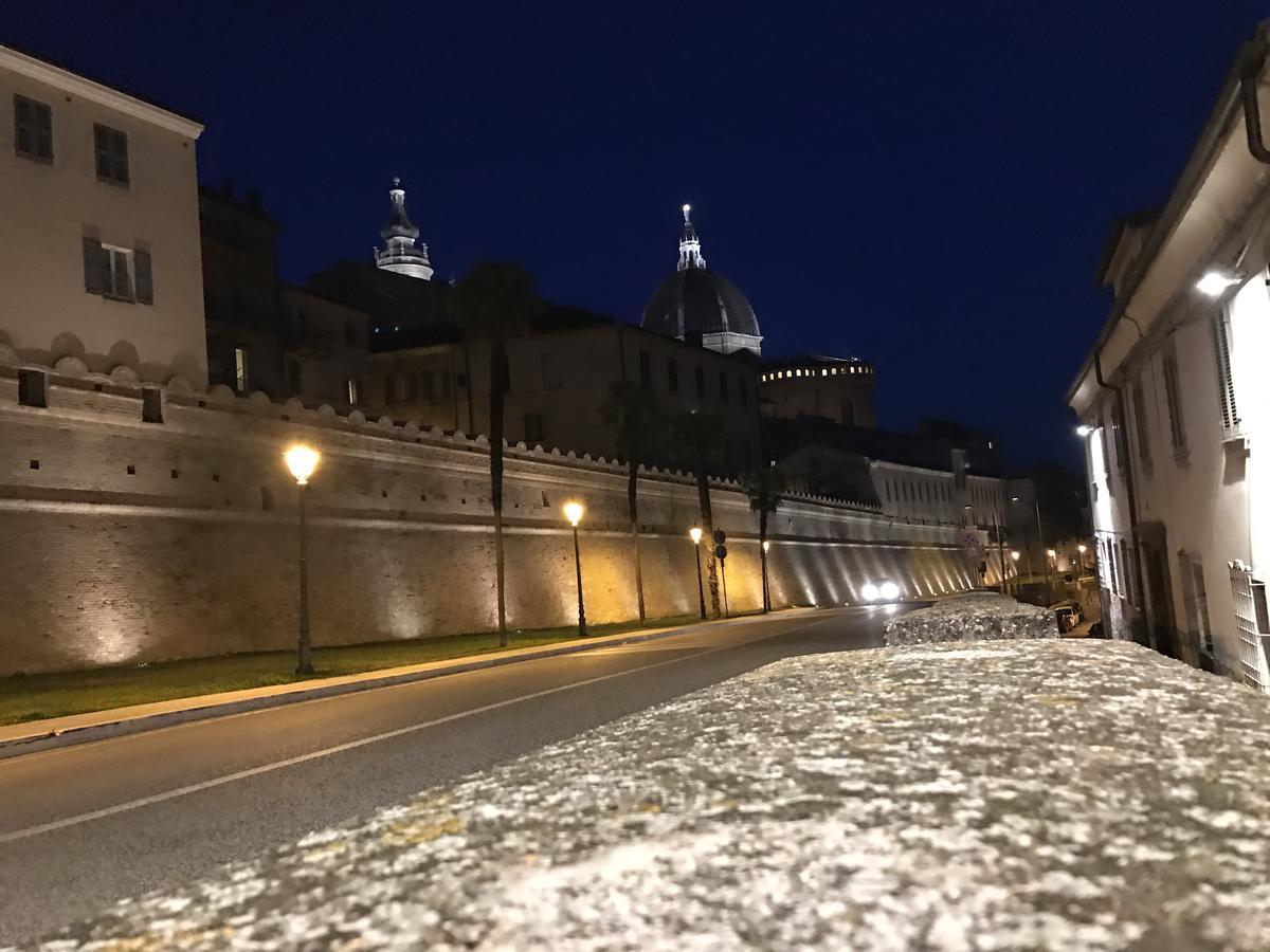 Hotel Pellegrino E Pace Лорето Екстериор снимка