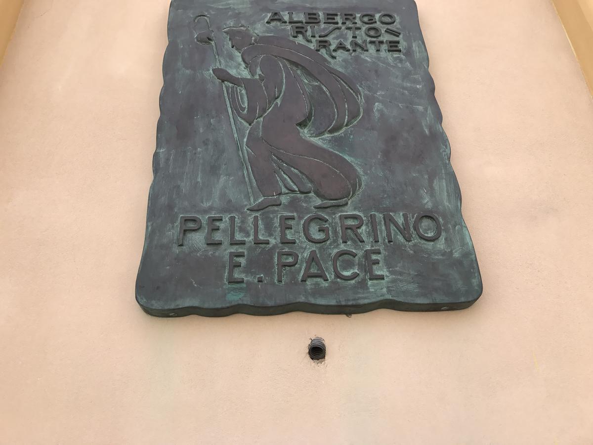 Hotel Pellegrino E Pace Лорето Екстериор снимка