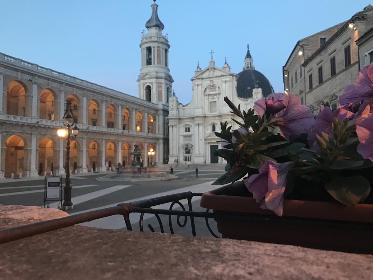 Hotel Pellegrino E Pace Лорето Екстериор снимка